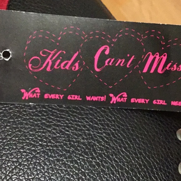 This is a very cute shirt for 4 year old girl - Picture 3 of 5